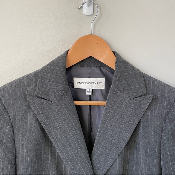 Jones New York Light Grey Pinstripe Blazer - Picture 4 of 8